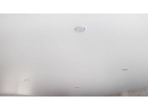 Монтаж потолка для зала 20 м2 с использованием пленки VIPCEILING серии MONLANGE M9001 (4.00)