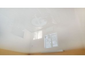 Монтаж потолка для зала 25 м2 с использованием пленки VIPCEILING серии MONLANGE L9001 (4.90)