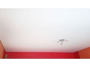 Монтаж потолка в гостиной 14 м2 с использованием пленки VIPCEILING серии MONLANGE M9001 (3.50)