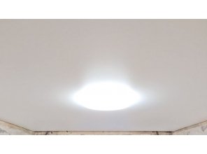 Монтаж потолка в спальне 13 м2 с использованием пленки VIPCEILING серии MONLANGE M9001 (3.25)