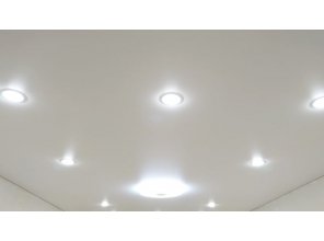 Монтаж потолка для зала 20 м2 с использованием пленки VIPCEILING серии MONLANGE M9001 (3.25)