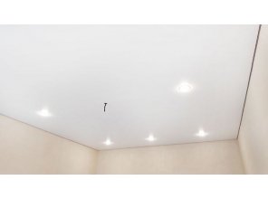 Монтаж потолка в спальне 14 м2 с использованием пленки VIPCEILING серии MONLANGE S9020 (3.50)