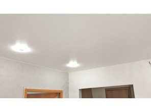 Монтаж потолка в коридоре 9 м2 с использованием пленки VIPCEILING серии MONLANGE S9020 (3.25)