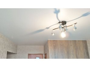 Монтаж потолка в спальне 13 м2 с использованием пленки VIPCEILING серии MONLANGE S9020 (3.25)