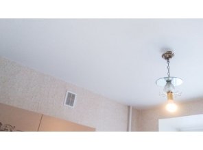 Монтаж потолка на кухне 11 м2 с использованием пленки VIPCEILING серии MONLANGE S9020 (2.60)