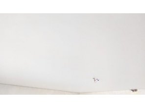 Монтаж потолка для зала 18 м2 с использованием пленки VIPCEILING серии MONLANGE M9001 (4.35)