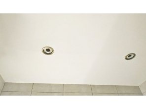 Монтаж потолка в ванной 4 м2 с использованием пленки VIPCEILING серии MONLANGE M9001 (2.15)