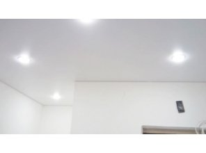 Монтаж потолка в коридоре 10 м2 с использованием пленки VIPCEILING серии MONLANGE M9001 (3.25)