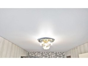 Монтаж потолка в гостиной 16 м2 с использованием пленки VIPCEILING серии MONLANGE M9001 (3.25)