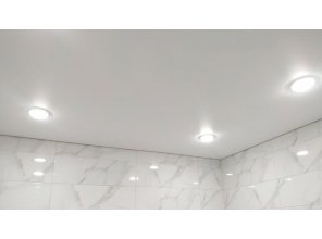 Монтаж потолка в ванной 4 м2 с использованием пленки VIPCEILING серии MONLANGE M9001 (2.15)