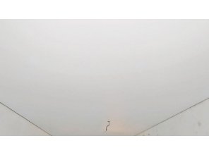 Монтаж потолка в спальне 14 м2 с использованием пленки VIPCEILING серии MONLANGE M9001 (2.60)