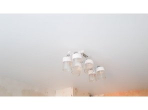 Монтаж потолка на кухне 10 м2 с использованием пленки VIPCEILING серии MONLANGE M9001 (3.25)