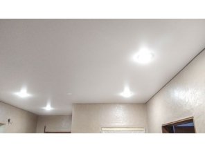 Монтаж потолка в прихожей 12 м2 с использованием пленки VIPCEILING серии MONLANGE S9020 (3.25)