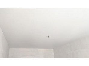 Монтаж потолка в гостиной 17 м2 с использованием пленки VIPCEILING серии MONLANGE M9001 (3.25)