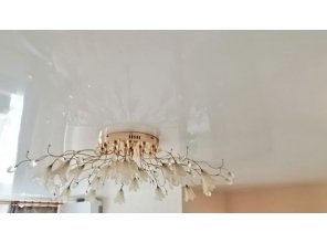 Монтаж потолка в квартире 18 м2 с использованием пленки VIPCEILING серии MONLANGE L9001 (4.00)