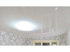 Монтаж потолка в спальне 13 м2 с использованием пленки VIPCEILING серии MONLANGE L9001 (3.25)