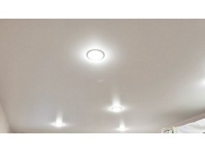 Монтаж потолка на кухне 8 м2 с использованием пленки VIPCEILING серии MONLANGE M9001 (2.60)