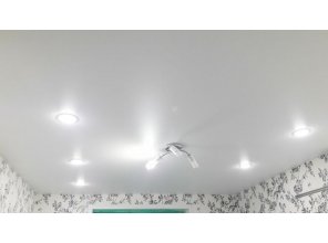 Монтаж потолка на кухне 11 м2 с использованием пленки VIPCEILING серии MONLANGE M9001 (3.25)