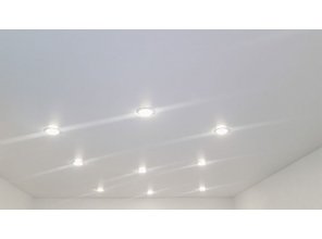 Монтаж потолка для зала 17 м2 с использованием пленки VIPCEILING серии MONLANGE M9001 (3.50)