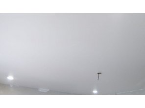 Монтаж потолка для зала 18 м2 с использованием пленки VIPCEILING серии MONLANGE M9001 (4.35)