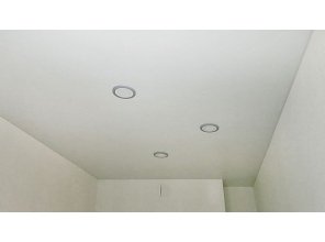 Монтаж потолка на кухне 8 м2 с использованием пленки VIPCEILING серии MONLANGE S9020 (2.15)