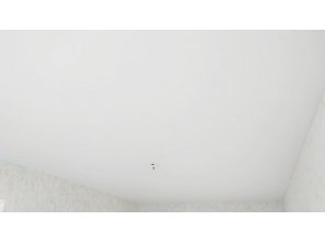 Монтаж потолка в спальне 10 м2 с использованием пленки VIPCEILING серии MONLANGE M9001 (2.60)