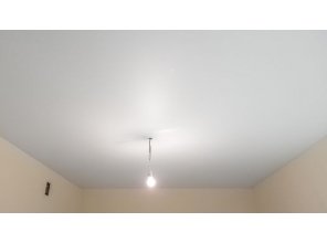 Монтаж потолка на кухне 13 м2 с использованием пленки VIPCEILING серии MONLANGE M9001 (3.25)