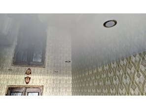 Монтаж потолка в гостиной 17 м2 с использованием пленки VIPCEILING серии MONLANGE L9001 (3.25)