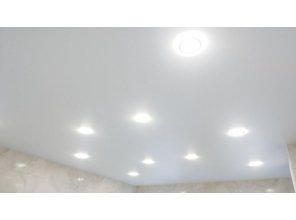 Монтаж потолка в ванной 18 м2 с использованием пленки VIPCEILING серии MONLANGE M9001 (3.25)