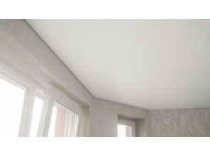 Монтаж потолка в гостиной 20 м2 с использованием пленки VIPCEILING серии MONLANGE M9001 (3.50)