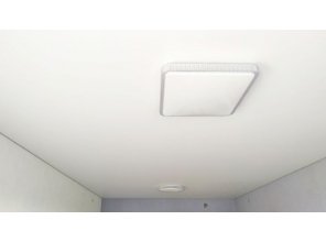 Монтаж потолка в гостиной 22 м2 с использованием пленки VIPCEILING серии MONLANGE M9001 (3.50)