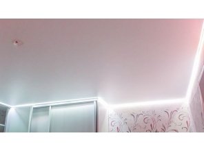 Монтаж потолка в спальне 13 м2 с использованием пленки VIPCEILING серии MONLANGE M9001 (3.25)