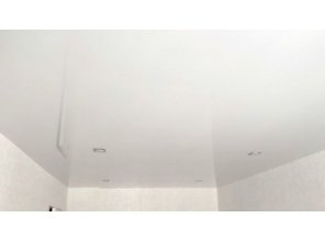 Монтаж потолка в гостиной 17 м2 с использованием пленки VIPCEILING серии MONLANGE L9001 (3.25)