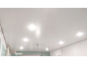 Монтаж потолка на кухне 16 м2 с использованием пленки VIPCEILING серии MONLANGE S9020 (3.25)