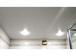 Монтаж потолка в ванной 6 м2 с использованием пленки VIPCEILING серии MONLANGE M9001 (2.60)