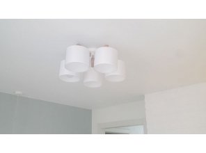 Монтаж потолка на кухне 10 м2 с использованием пленки VIPCEILING серии MONLANGE M9001 (3.50)