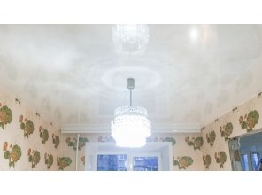 Монтаж потолка в спальне 10 м2 с использованием пленки VIPCEILING серии MONLANGE L9001 (2.60)