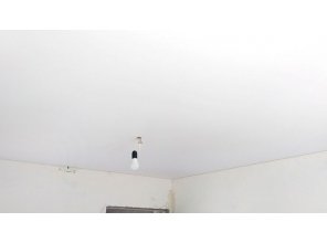 Монтаж потолка в спальне 12 м2 с использованием пленки VIPCEILING серии MONLANGE M9001 (3.50)