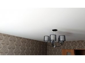 Монтаж потолка в гостиной 13 м2 с использованием пленки VIPCEILING серии MONLANGE M9001 (3.50)