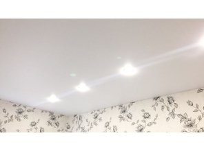 Монтаж потолка в коридоре 12 м2 с использованием пленки VIPCEILING серии MONLANGE M9001 (3.50)