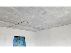 Монтаж потолка в гостиной 19 м2 с использованием пленки VIPCEILING серии MONLANGE M9001 (5.40)