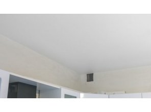 Монтаж потолка на кухне 8 м2 с использованием пленки VIPCEILING серии MONLANGE M9001 (3.25)