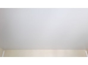 Монтаж потолка в спальне 9 м2 с использованием пленки VIPCEILING серии MONLANGE S9020 (3.50)