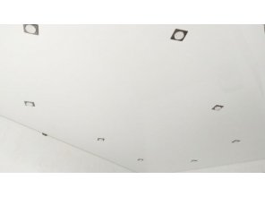 Монтаж потолка для зала 17 м2 с использованием пленки VIPCEILING серии MONLANGE L9001 (3.50)