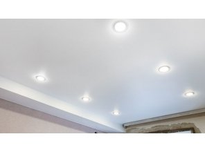 Монтаж потолка на кухне 10 м2 с использованием пленки VIPCEILING серии MONLANGE M9001 (2.60)