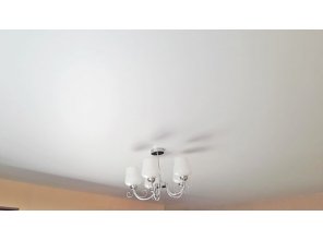 Монтаж потолка в гостиной 18 м2 с использованием пленки VIPCEILING серии MONLANGE S9020 (3.25)