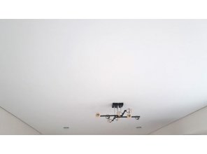 Монтаж потолка для зала 18 м2 с использованием пленки VIPCEILING серии MONLANGE M9001 (3.25)