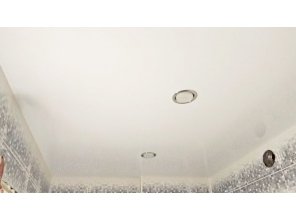 Монтаж потолка в ванной 4 м2 с использованием пленки VIPCEILING серии MONLANGE L9001 (2.15)