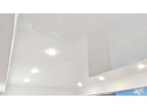 Монтаж потолка для зала 16 м2 с использованием пленки VIPCEILING серии MONLANGE L9001 (3.25)