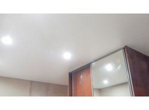 Монтаж потолка в прихожей 7 м2 с использованием пленки VIPCEILING серии MONLANGE M9001 (2.60)